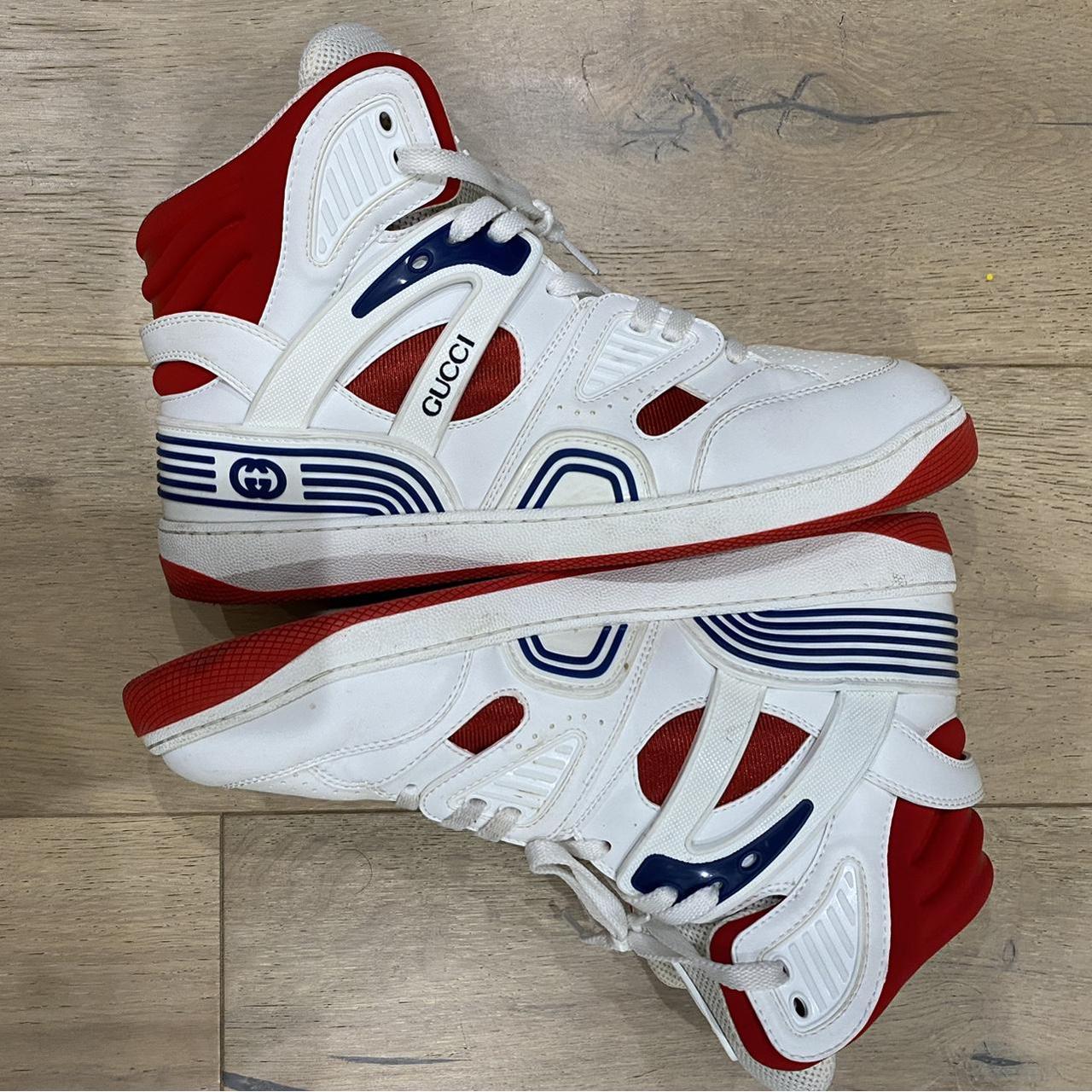 Gucci Basket Demetra high-top sneakers in white and red.