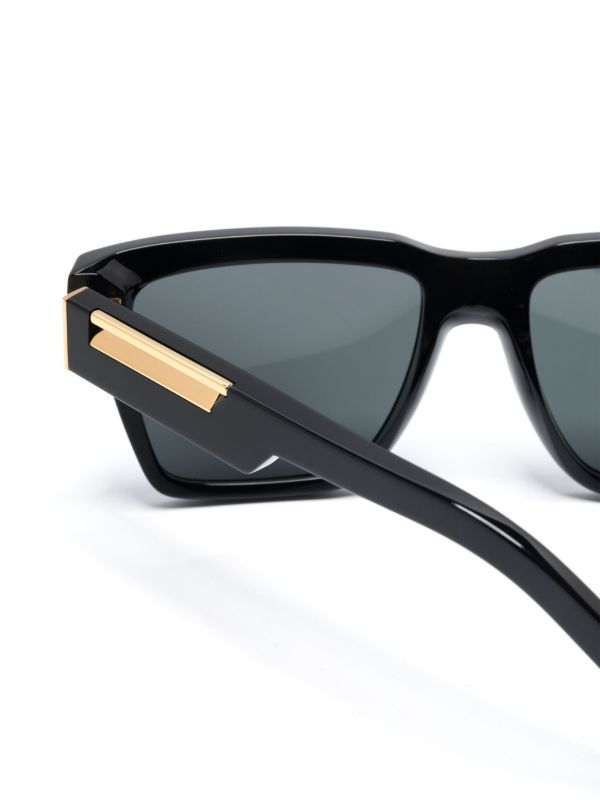 Dolce & Gabbana Eyewear
square-frame sunglasses.