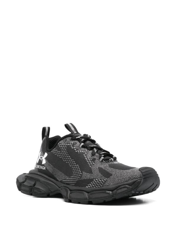 Balenciaga
x Under Armour® 3XL Knit sneakers.